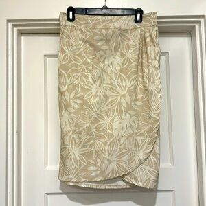 RipSkirt size small, Velcro waist tan Hawaiian flower print